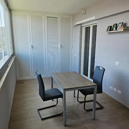 Appartement Two Bedrooms With Terrace